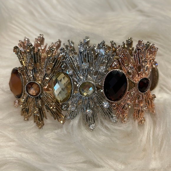 Francesca's Collections Jewelry - Francesca’s STATEMENT PIECE! Bracelet